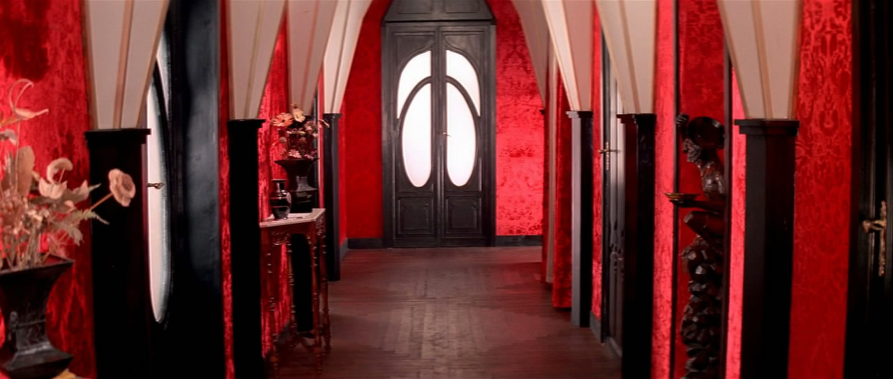 suspiria-couloir.jpg