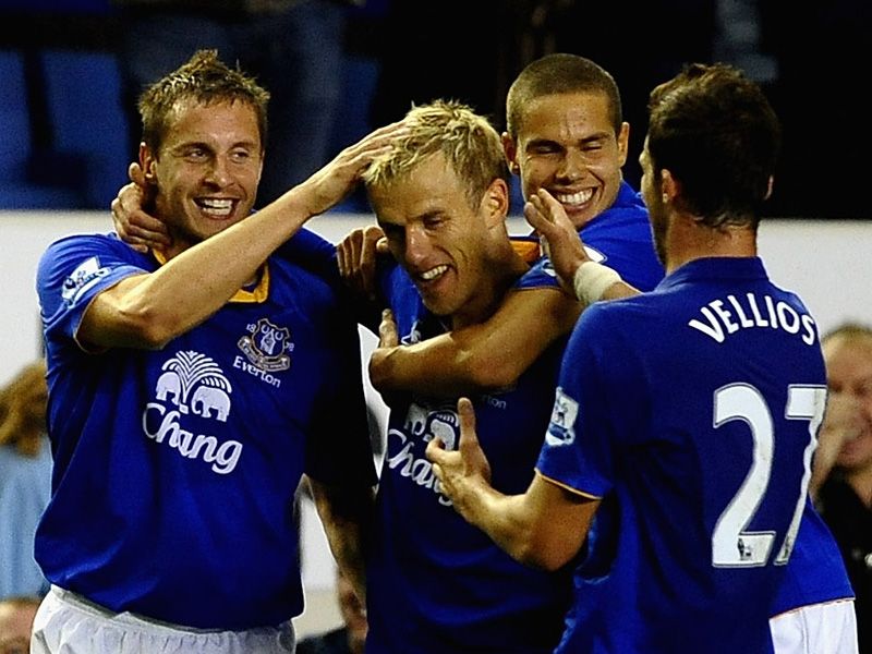 Everton-v-West-Brom-Phil-Neville-celeb_2655790.jpg