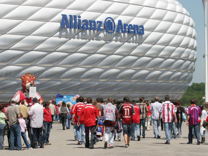 Allianz-Arena--Exterior-3_2755128.jpg