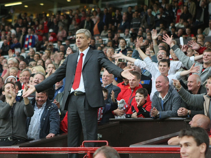 arsene-wenger-old-trafford-sent-off.jpg