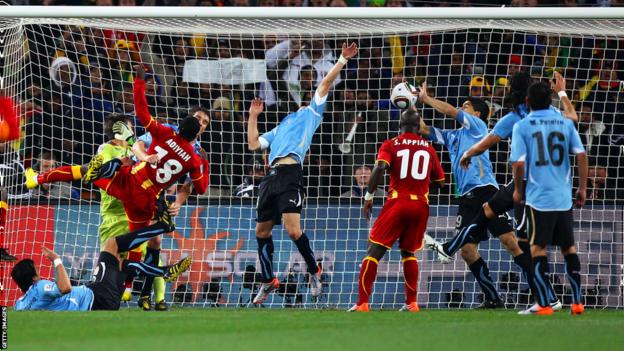 _123981739_suarezhandball.png
