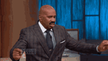 steve-harvey-dance.gif