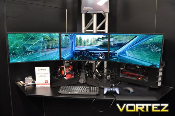 xfx_triple_display_stand_cebit_vortez.jpg