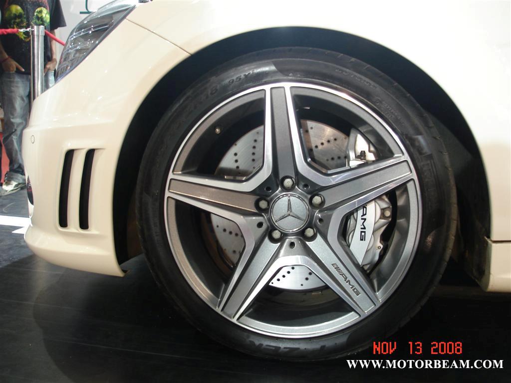 mercedes_c63_amg_wheels.jpg