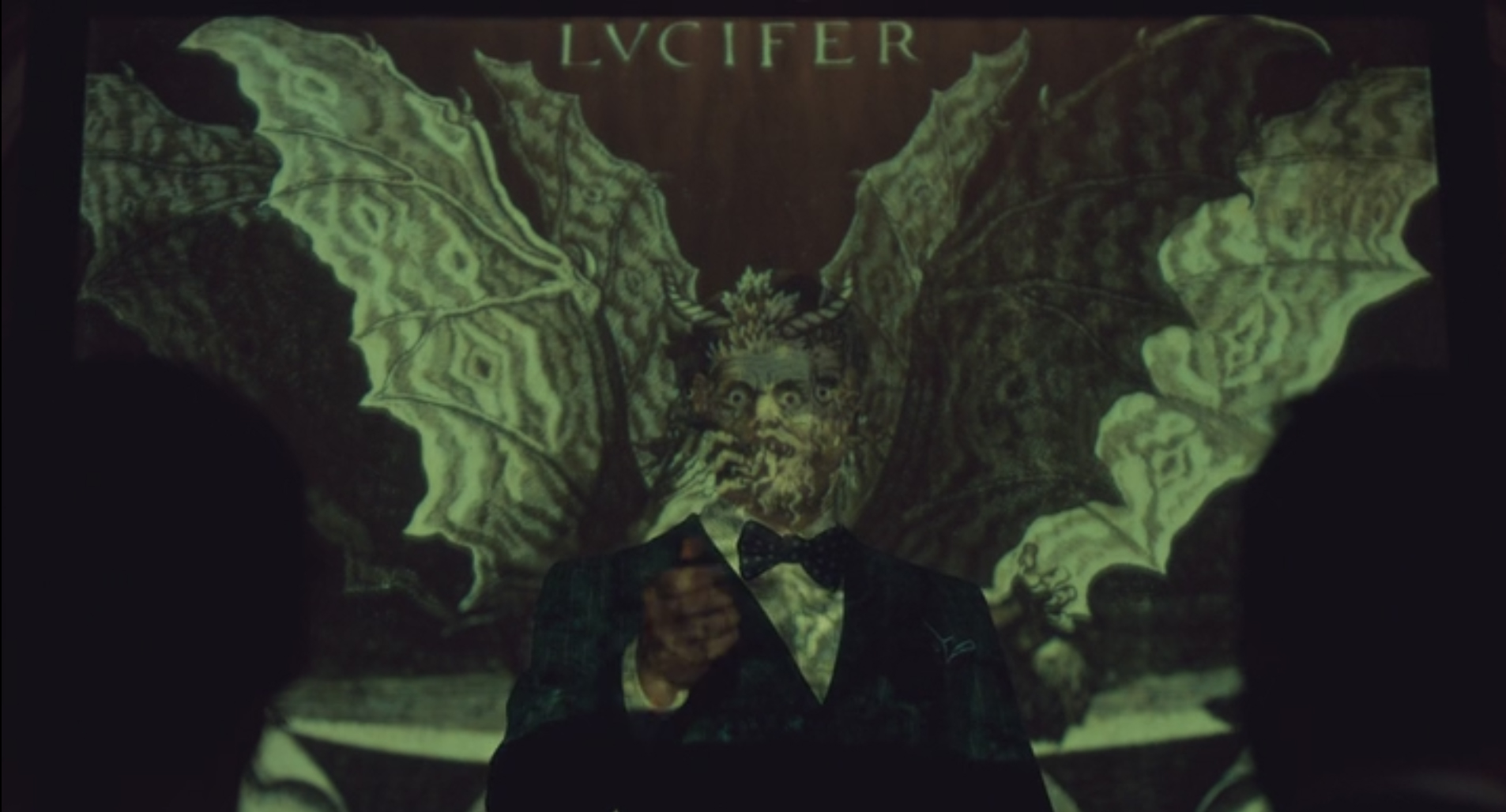 hanni-3x01.jpg
