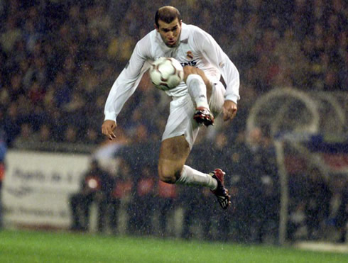 cristiano-ronaldo-429-zidane-magic-ball-control-real-madrid.jpg