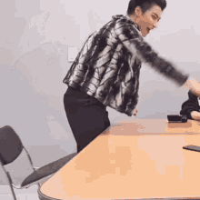 174465100908621.gif