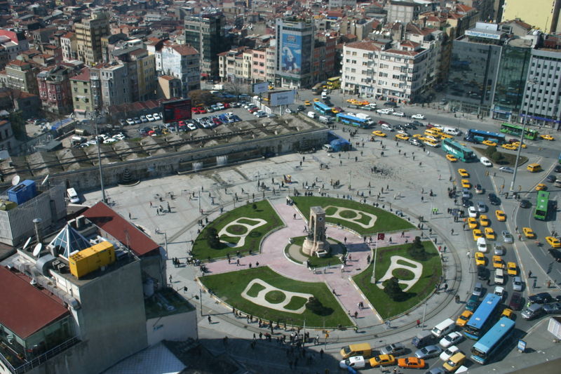 7160800px-taksim_square.jpg