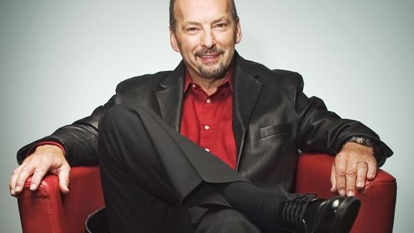 Peter-Moore-EA-CEO-Rumor.jpg