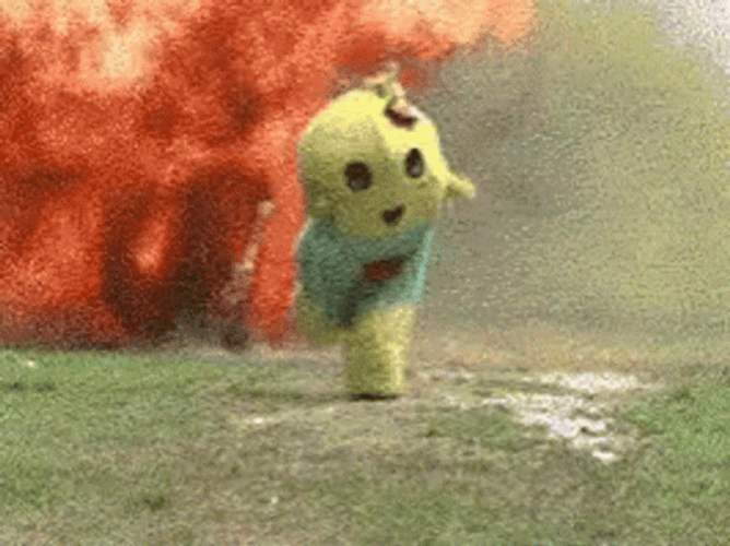 costume-running-bomb-59l2aip1uj4vpexo.gif