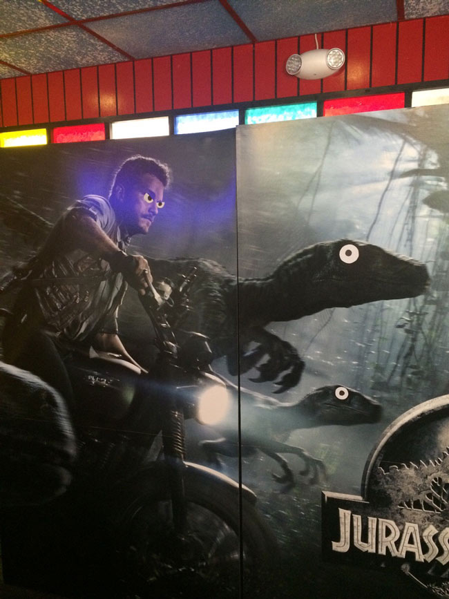 Googly-eyes-Jurassic-World.jpg
