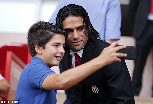 1409516552833_wps_2_Monaco_s_Radamel_Falcao_R.jpg
