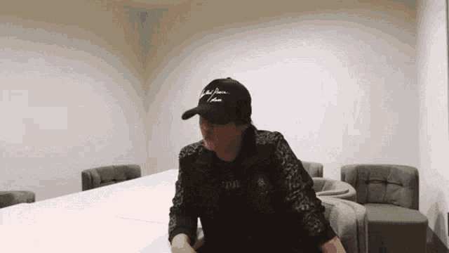 tetsuya-nomura-ballcap.gif
