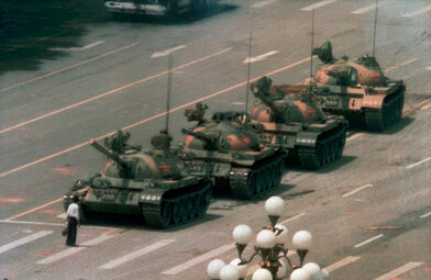 Tank_Man_%28Tiananmen_Square_protester%29.jpg