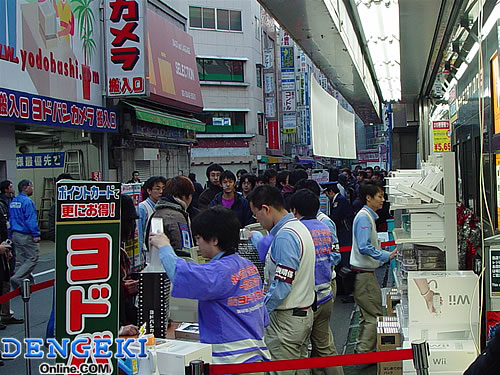 15439_n20061202_01_wiisinjyuku03.jpg