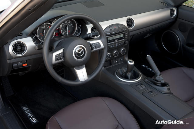2010-05-24-2010MazdaMX5Miatainterior.jpg
