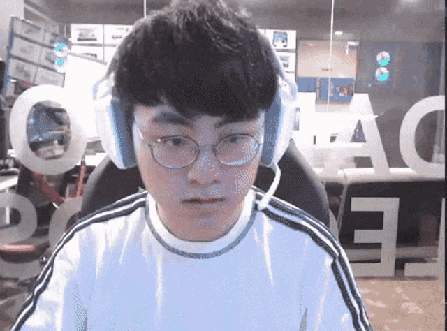 showmaker-punch.gif