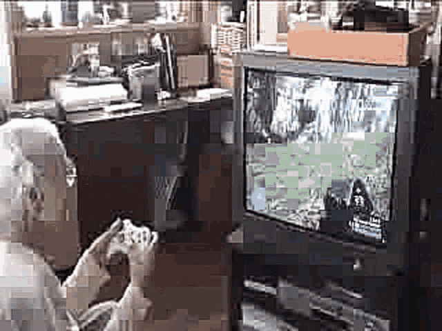 old-woman-videogames.gif