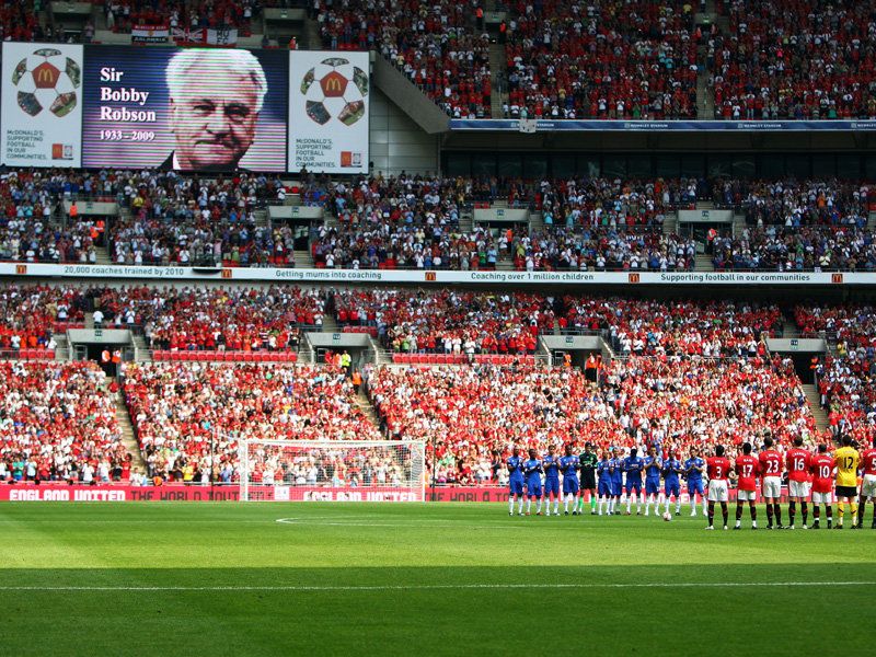 Chelsea-v-Manchester-United-Bobby-Robson_2345624.jpg