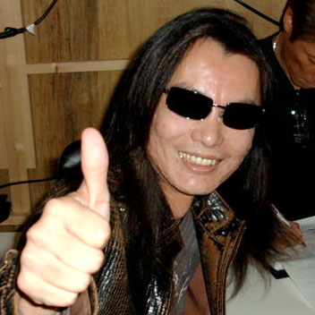 Itagaki_Thumbs_Up_MNT.jpg