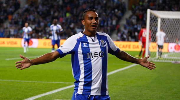 Danilo-celebrando-un-gol-PORTO-FC.jpg