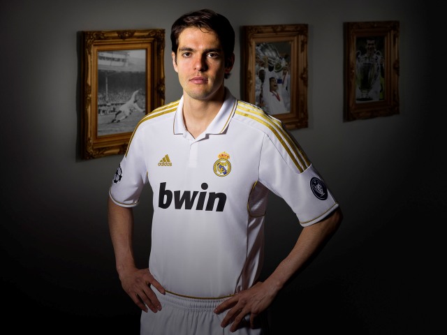 real-madrid-2011-2012-kit-kaka.jpg