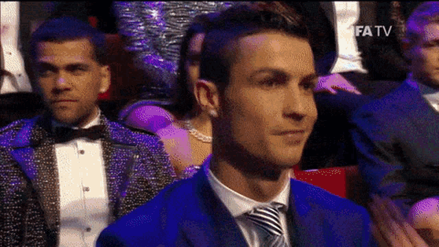 ronaldo-win-ronaldo-award.gif