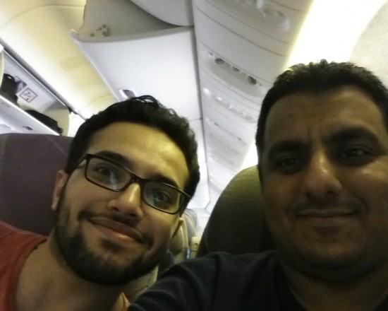 أنا و محمد جنباً إلى جنب في الطيارة