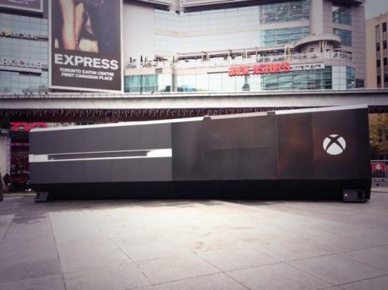 GiantXboxToronto-1-670x502