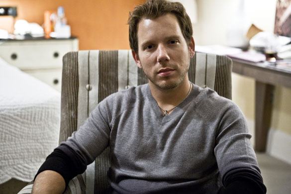 Cliff Bleszinski يطلب من اللاعبين التوقف عن مطالبته بإعادة ألعاب لم يعد يعمل عليها