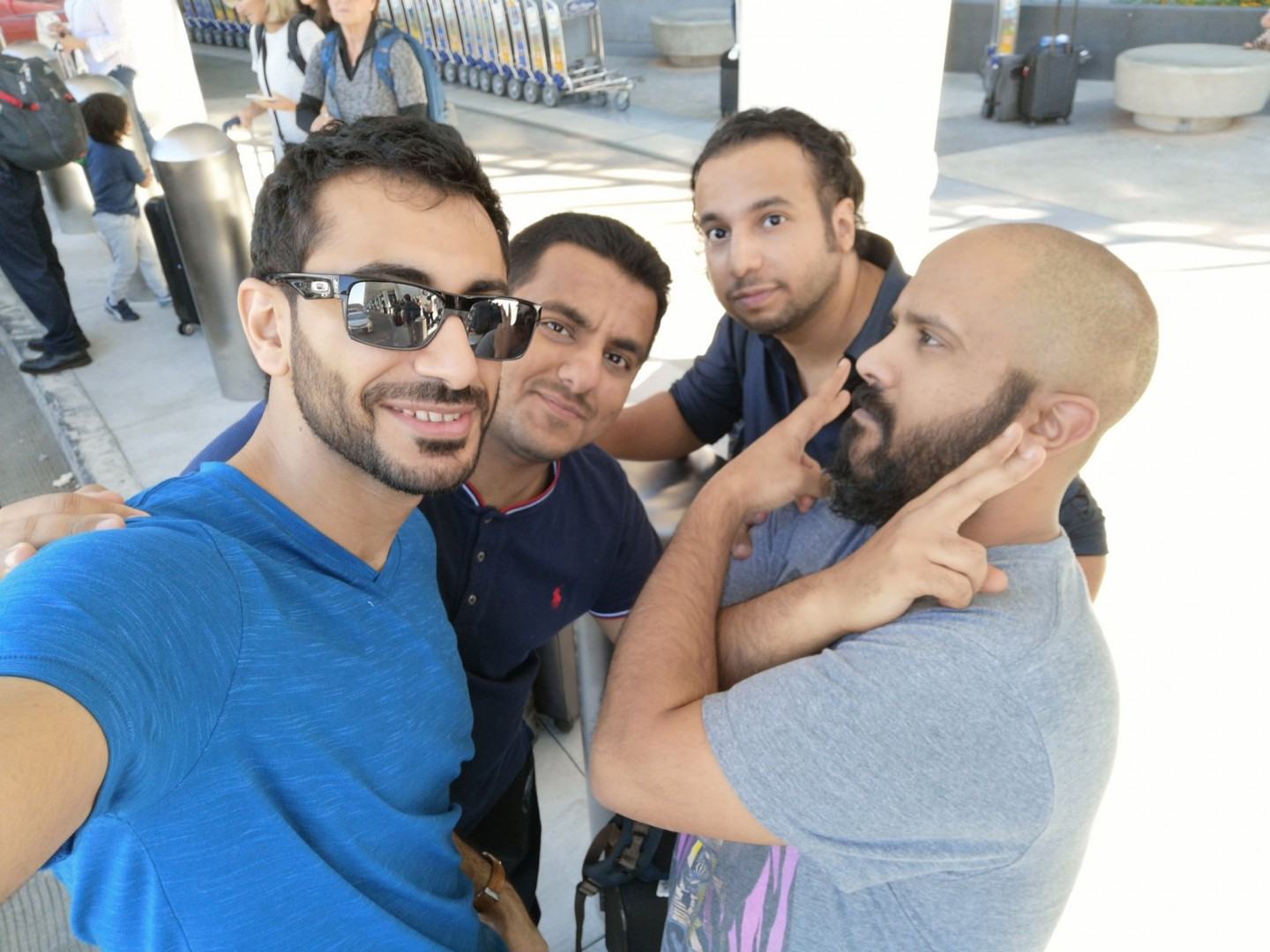 لأسباب علميه ونفسيه لن أسال حتى ماذا يفعل عمران بالصورة