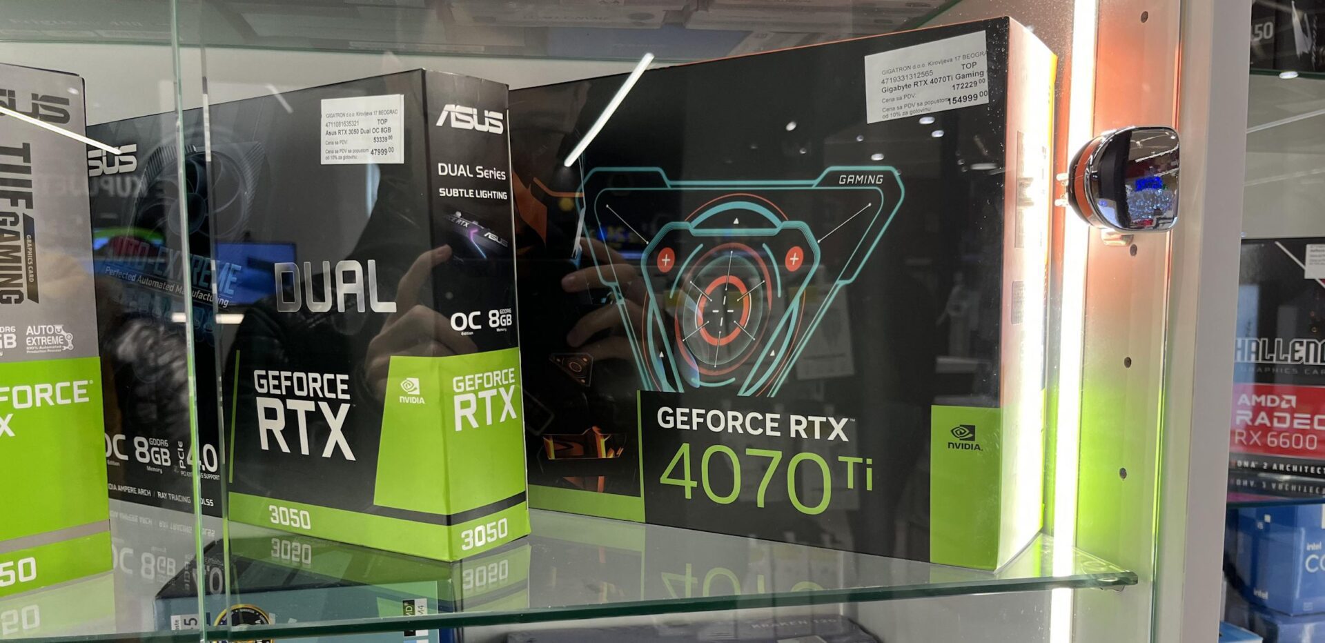 صورة بطاقة الرسوم RTX 4070 Ti تتفوق على RTX 3090 Ti في اختبار Octanebench