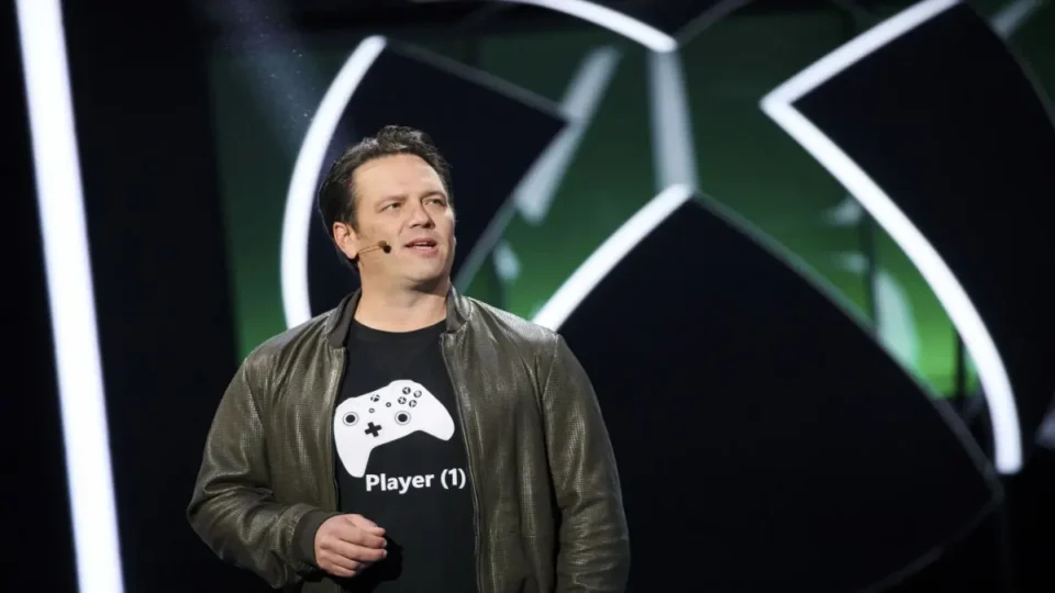 Phil Spencer: The games we will release on competing devices are not a promise to bring more!